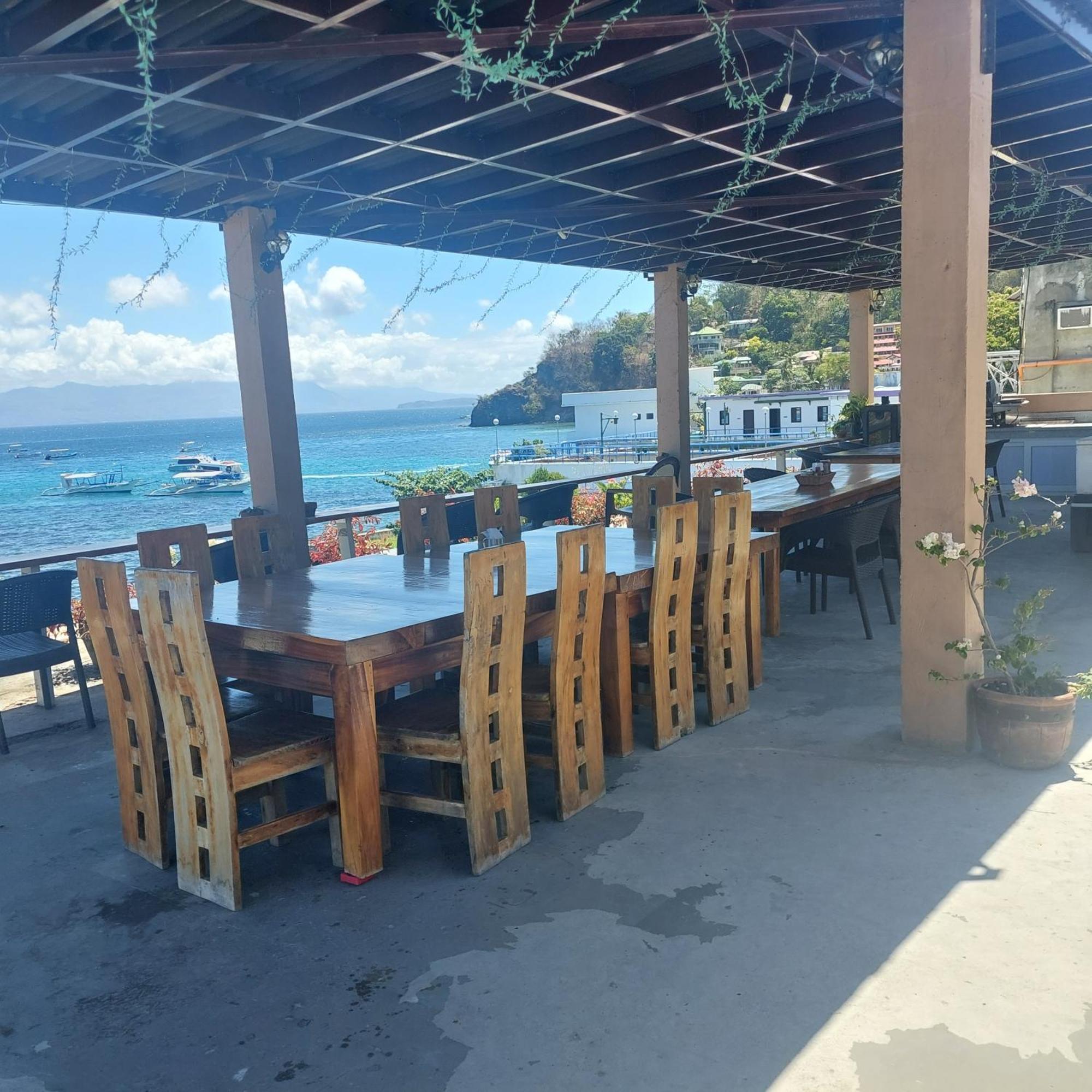 Captngreggs Dive Resort Puerto Galera Exterior photo