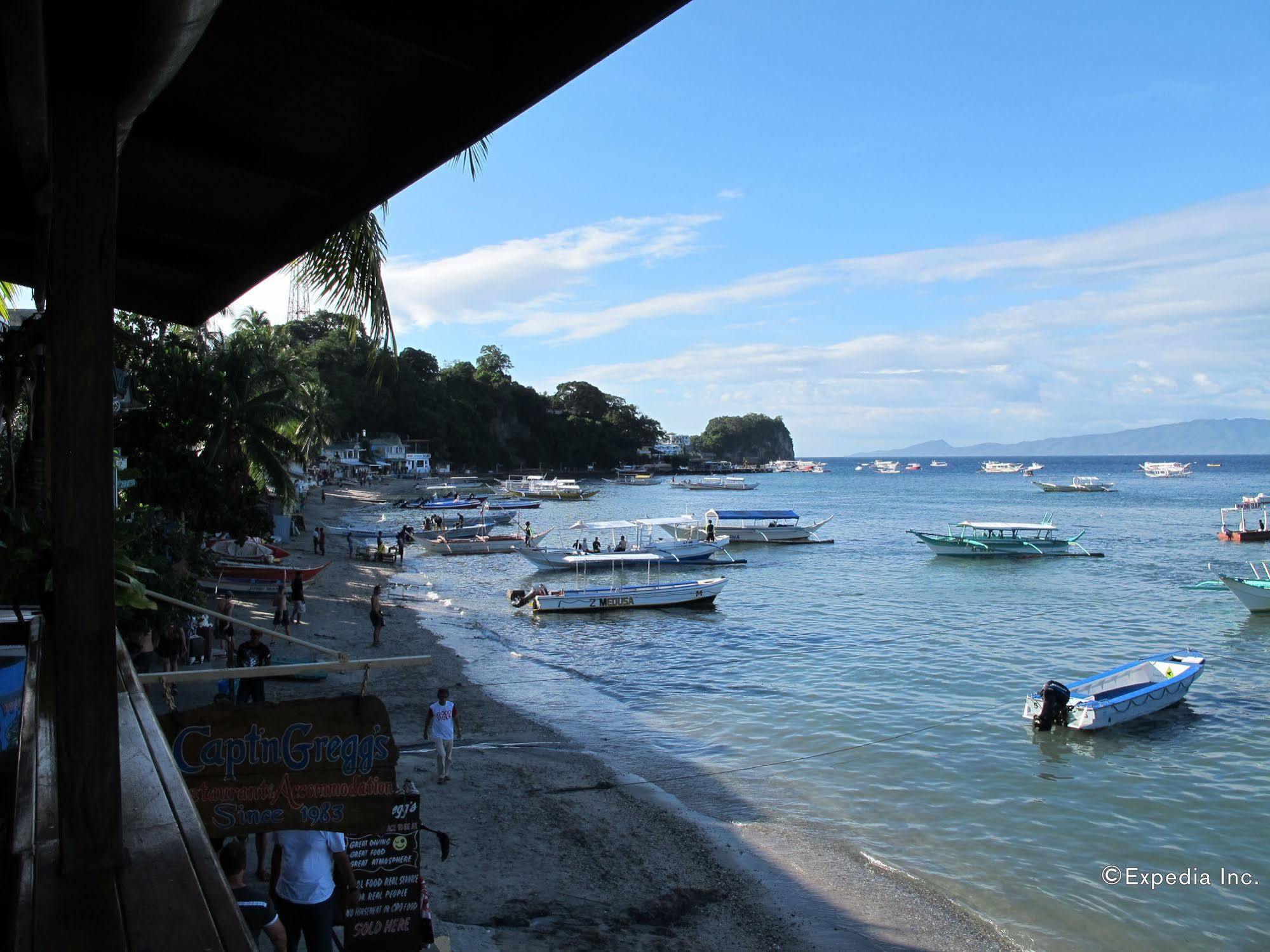 Captngreggs Dive Resort Puerto Galera Exterior photo