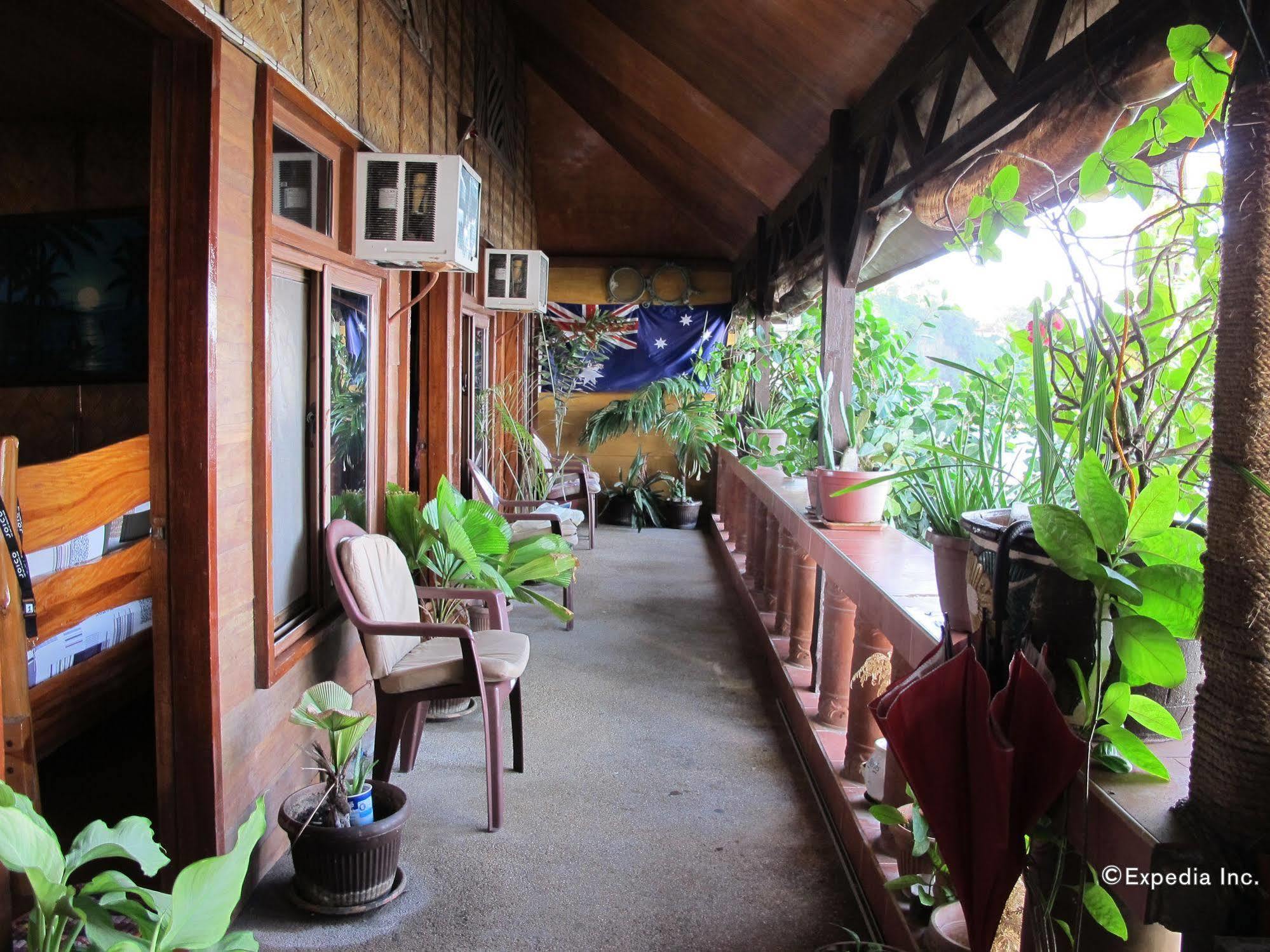 Captngreggs Dive Resort Puerto Galera Exterior photo